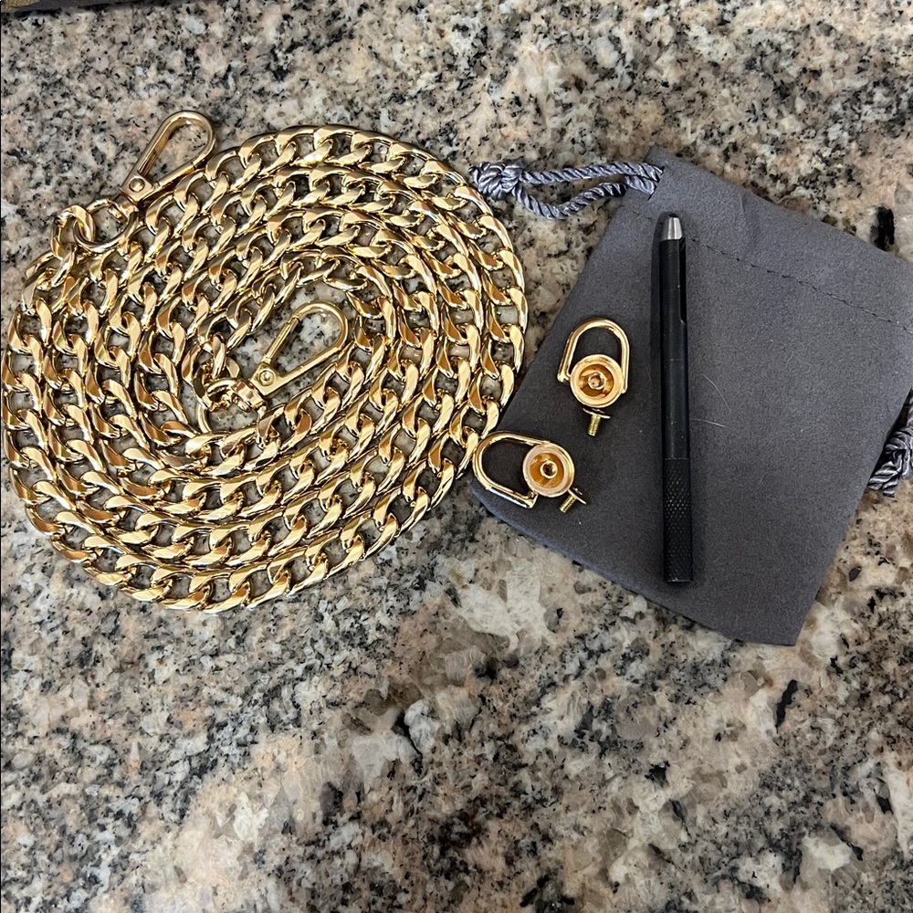 Louis Vuitton Monogram Trousse Toilette 23 - Picture 15 of 16